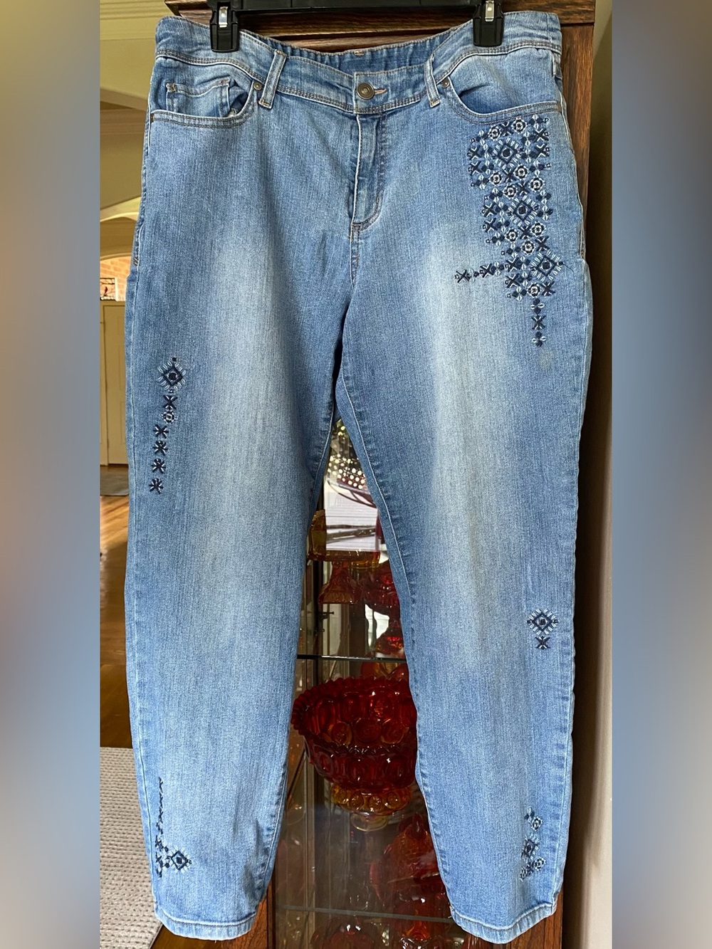 Christopher & Banks Women’s Light Blue Embroidered Straight-Leg Jeans 12